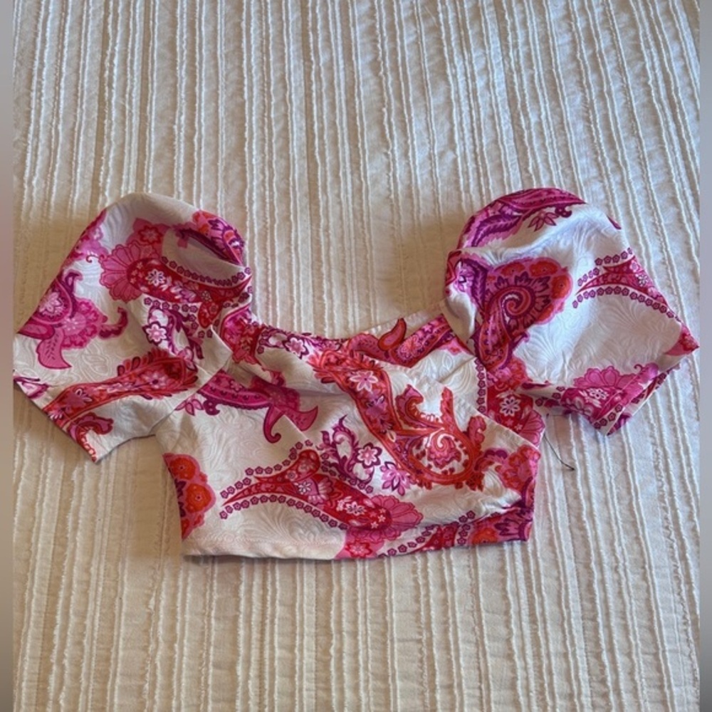 Crop Top XS NWOT Puff Sleeve Floral Pink White